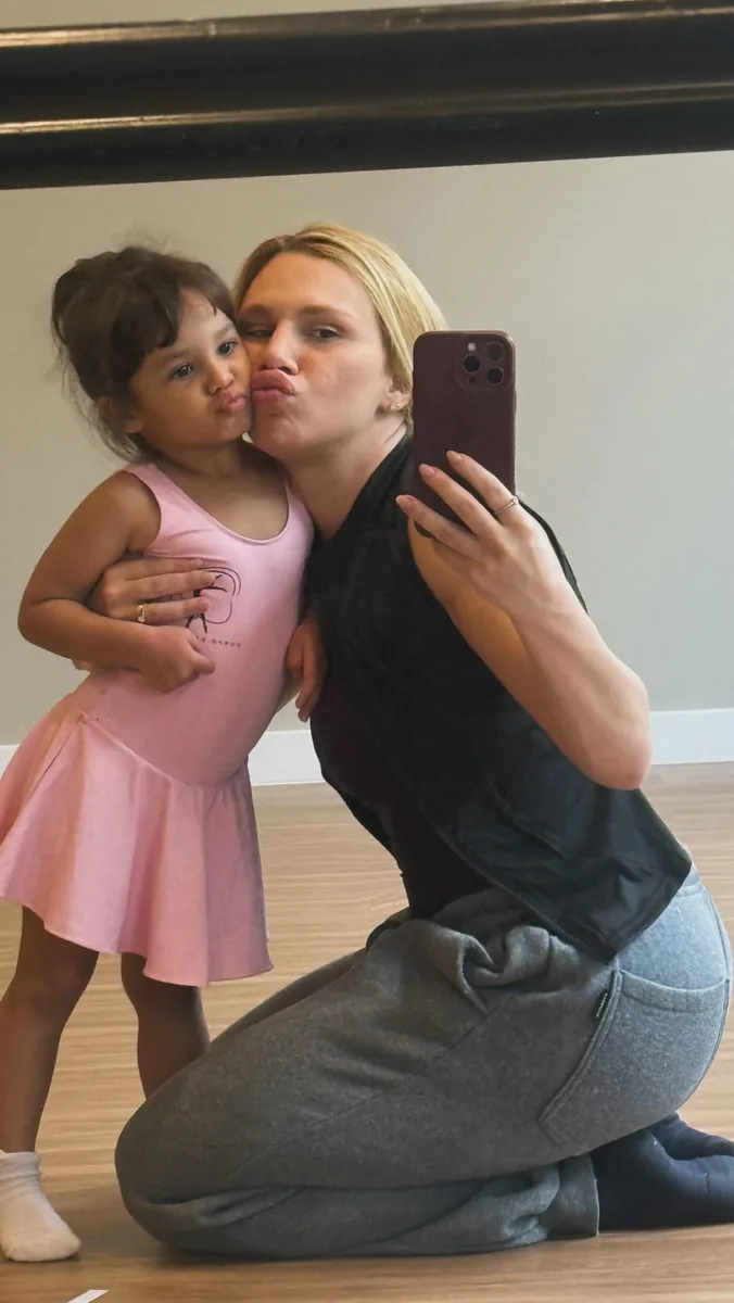 Leticia Araujo em momento pessoal com o filho João Vicente